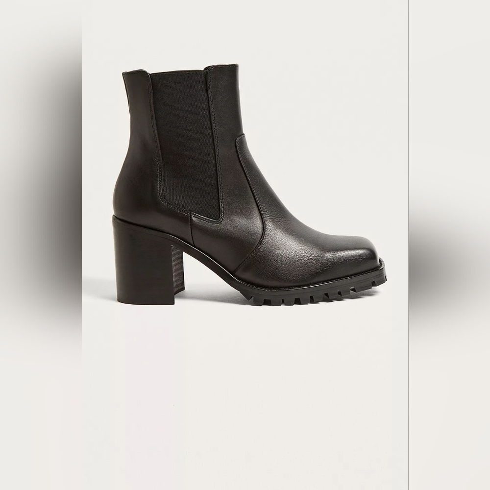 Urban Outfitters ~ Black Chelsea Boots LIKE NEW CONDITION